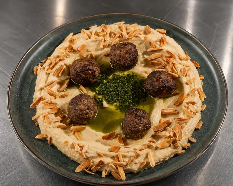Hummus con falafel